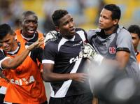 Jogadores comemorando gol