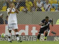 Thalles comemorando gol