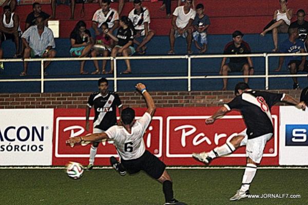 Mesmo pressionando muito, o Vasco no conseguiu vencer