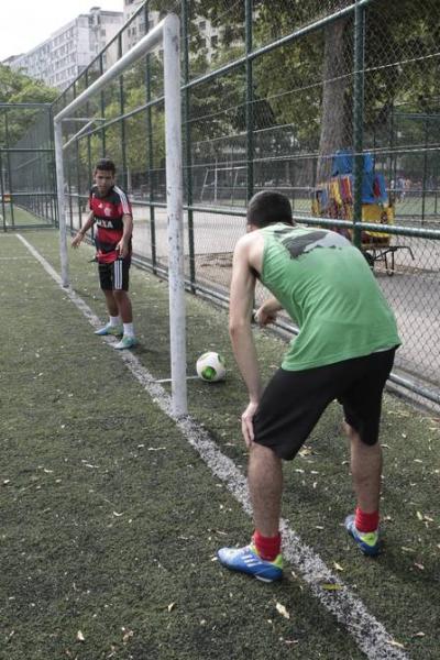 Peladeiros brincam com lance: 'Difcil de errar'