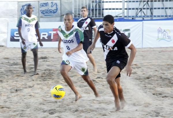 Com quatro gols marcados, o vascano Luco foi o artilheiro da partida