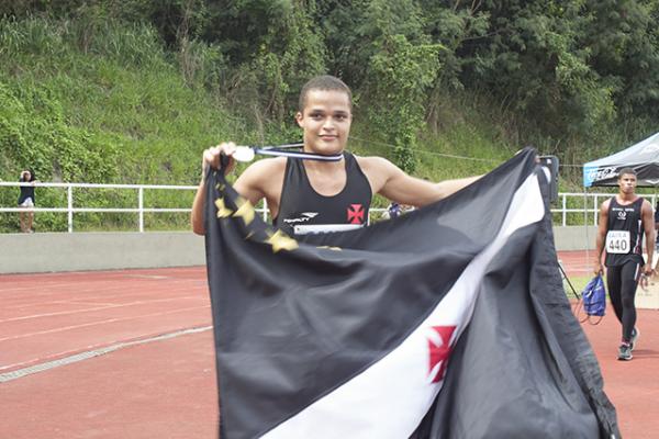 Arnaldo foi prata no lanamento de dardo