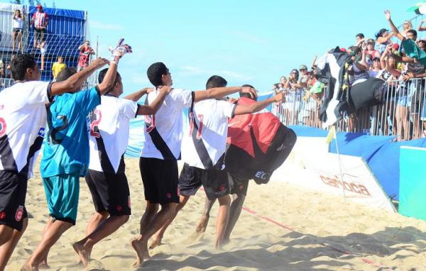'Trem-Bala da Areia' comemora a vitria e o ttulo invicto em Barra de So Joo