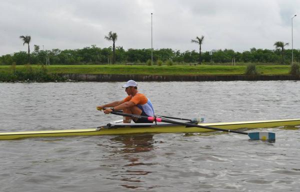 Ariel Suarez treina na raia de Mar del Plata com a seleo argentina para os Jogos Sul-Americanos