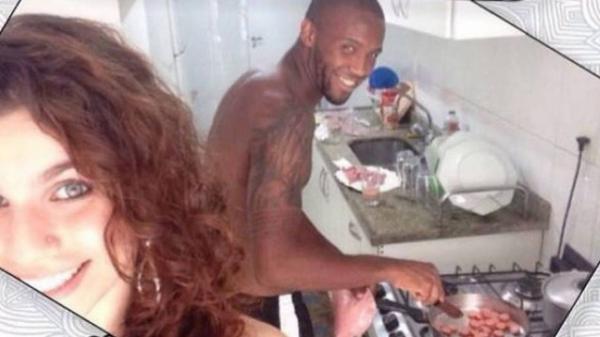 Rafael Vaz com a namorada, Roberta Appratti, numa foto publicada na rede pelo novo casal