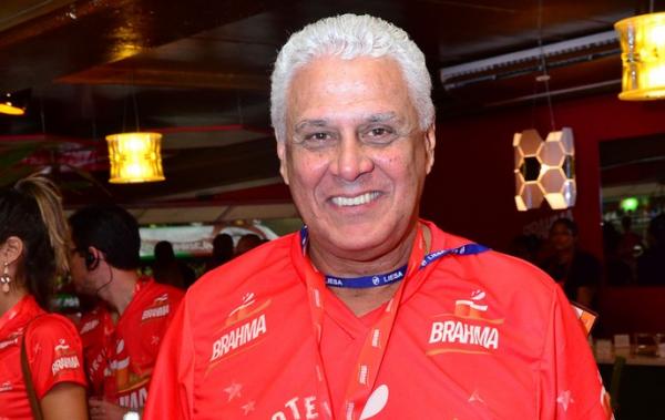 Roberto Dinamite s no sorri quando se fala em Eurico