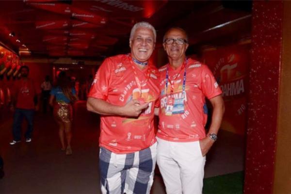 Presidente do Vasco da Gama, Roberto Dinamite posa ao lado de Jayme de Almeida, tcnico do Flamengo em camarote na Sapuca