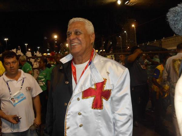 Dinamite antes do desfile