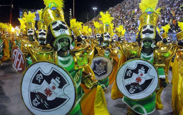 Ala homenageando clubes que Zico enfrentou, entre eles o Vasco