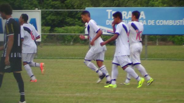 Meninos do sub-20 comemoram vitria e volta ao G-4