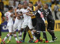 Confuso entre jogadores e arbitragem