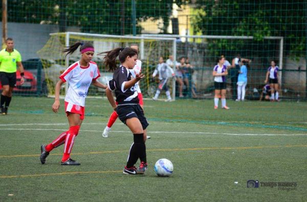 Brenda Farias em ao contra o Amrica 