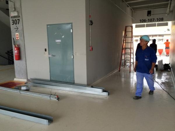 O dia foi de muito trabalho para os operrios da obra