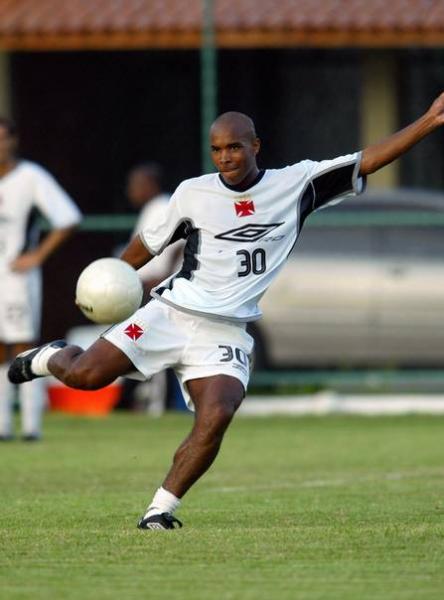 Victor Boleta em seus tempos de Vasco, em 2004