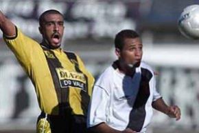 Carlinhos contra o Volta Redonda em 2003