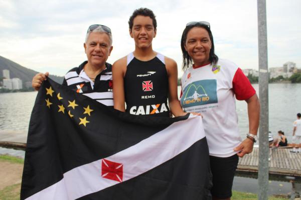 Breno Flegner ao lado da me e do diretor de Remo Joaquim