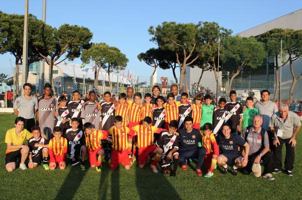 O Barcelona pediu para tirar foto com o Vasco no final da partida