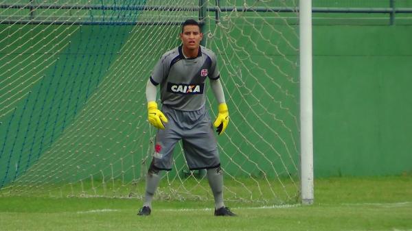 Gabriel Flix vem passando segurana para a defesa