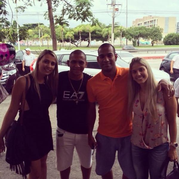 Walter e Rodrigo com as esposas