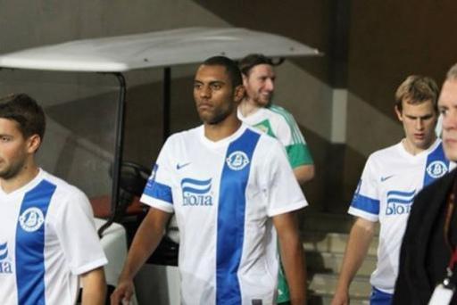 Ex-zagueiro vascano Douglas, hoje na Ucrnia