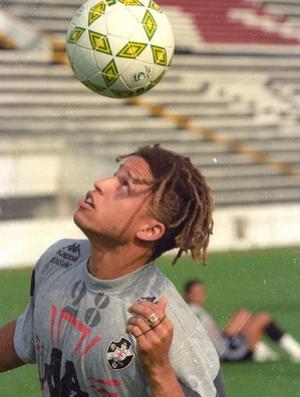 Cobi Jones em seus tempos de Vasco, em treino em So Janurio