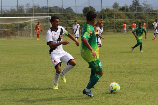 Caio Monteiro em ao contra o Boavista