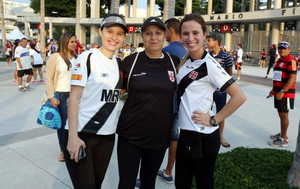 'Em casa  todo mundo Vasco'