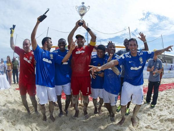 Seleo brasileira de beach soccer comemora ttulo no Mxico