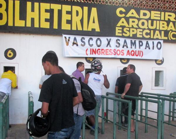 Cambistas agem no Alberto