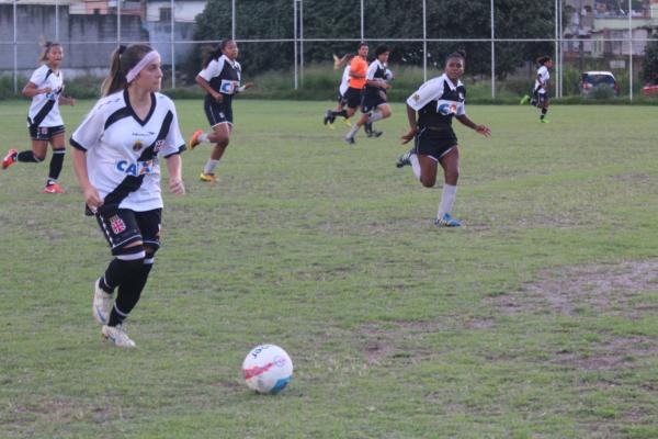 Bruna em ao pelo time adulto em 2014