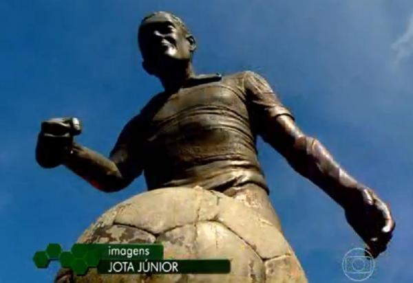 Esttua de Ademir Menezes em Recife