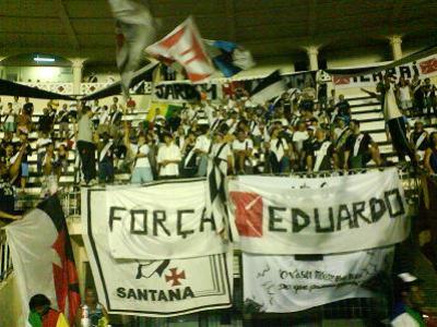 Torcedores se solidarizaram a Eduardo da Silva em 2008