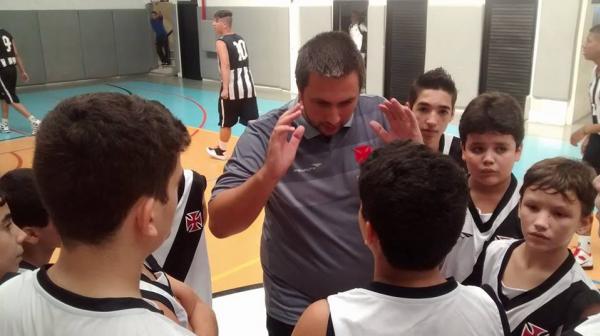 Garotos do sub-13 venceram a sexta no Estadual