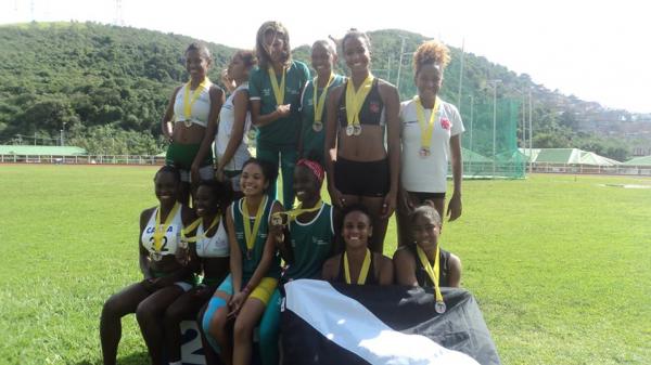 Equipe vascana terminou no terceiro lugar no revezamento 4x400 metros