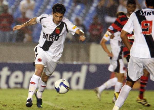 Pinilla em ao pelo Vasco