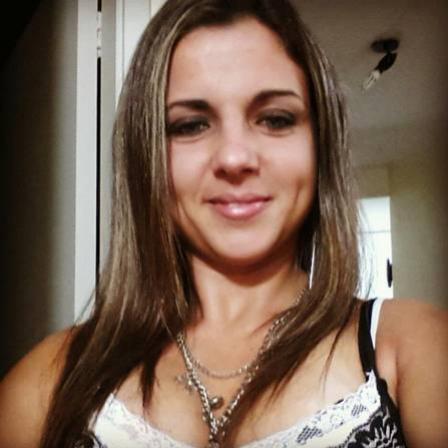 Policial Cinthia  namorada de Edmundo