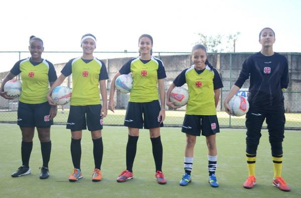 Juliana, Cindy, Angelina, Carolina e Jully