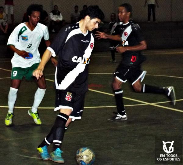 Pedro Vargas (em destaque) vem sendo pea fundamental na equipe juvenil do Vasco.