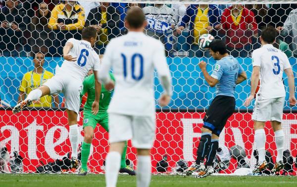 Momento do gol de Luis Surez