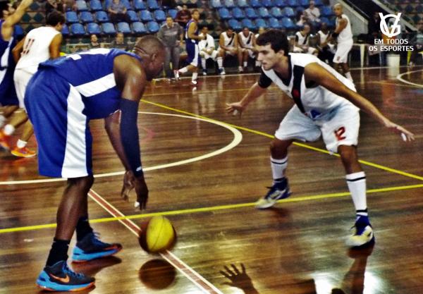 Alm dos reforos ofensivos do Vasco, Bernardo salientou a postura defensiva que ajudou a equipe a obter um grande resultado.