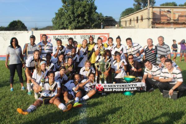 Vascanas comemoram o bicampeonato da Taa Nova Iguau