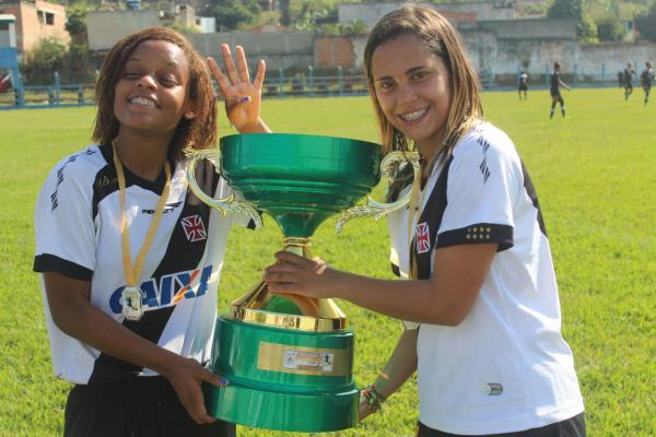 Sthephanie Silva e Khathyn