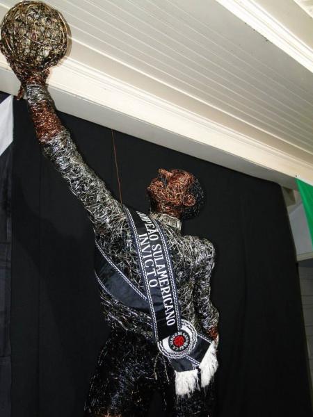 Esttua em homenagem a Barbosa