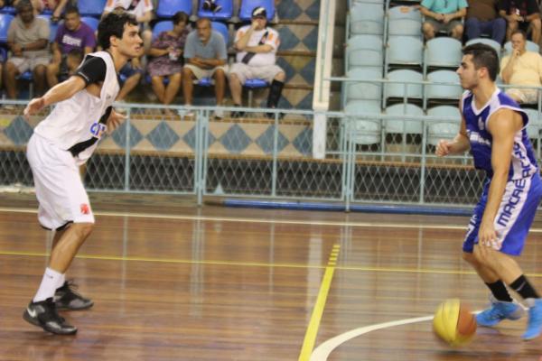 Ala Bernardo Gomes em ao contra o Maca