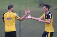 Douglas Silva e Andr Rocha