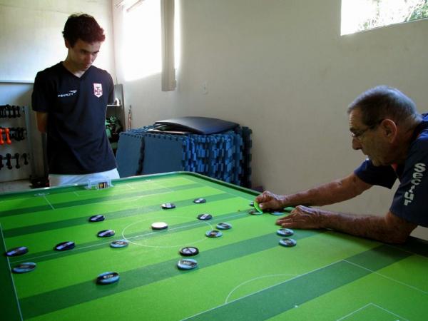 O garoto Cadu foi destaque da vitria contra o Iguaba fora de casa.