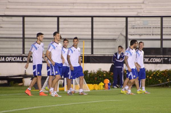 Seleo da Argentina luta pelo tricampeonato mundial neste domingo