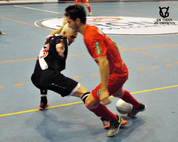 Doao dos jogadores do Vasco em quadra foi louvvel.