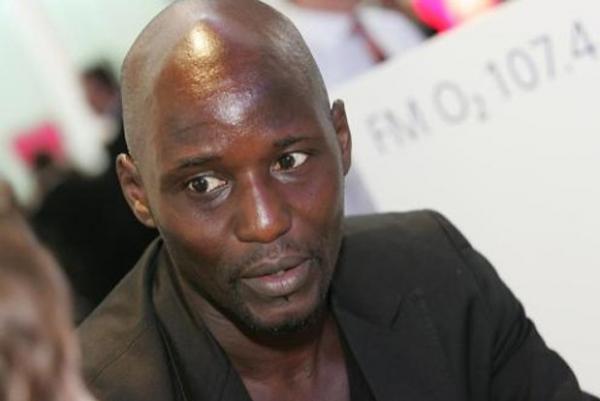 Anthony Baffoe  f de Pel