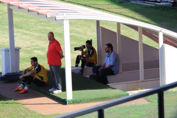 Diego Renan tirando foto dos companheiros aps o treinamento